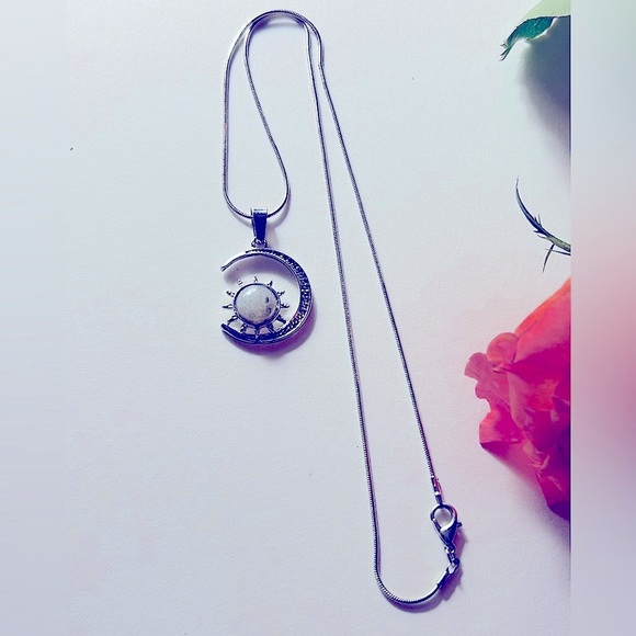 NWOT Necklace Moss Agate Green Crescent Moon .925 Sterling Silverplate chain 18” - Picture 5 of 5